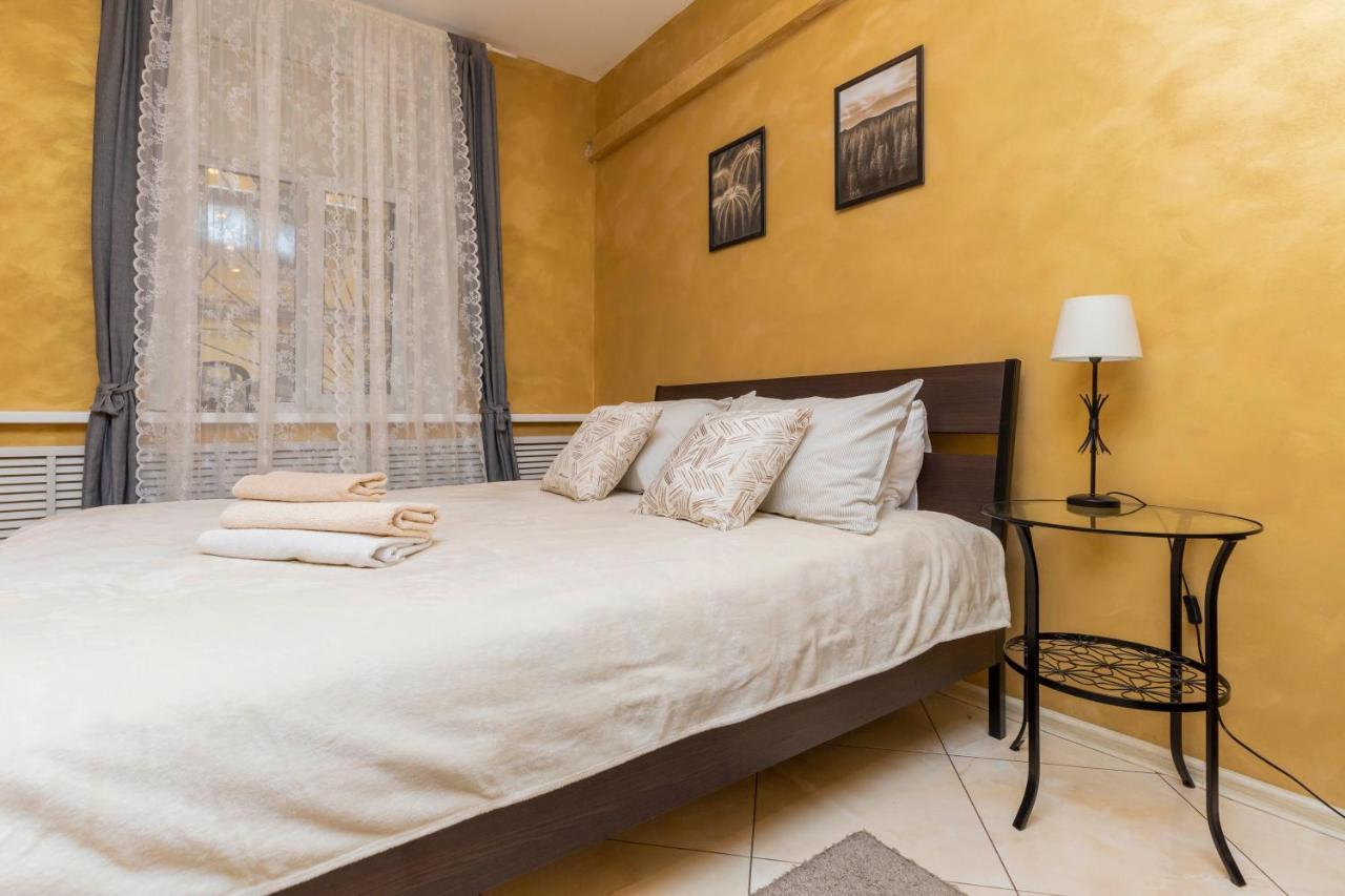 Home ex. Hotel 2d